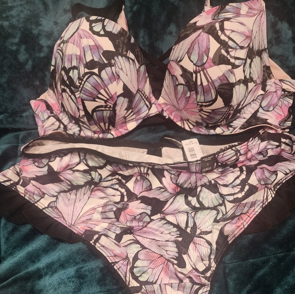 Torrid Bra and matching lingerie - Picture 8 of 8